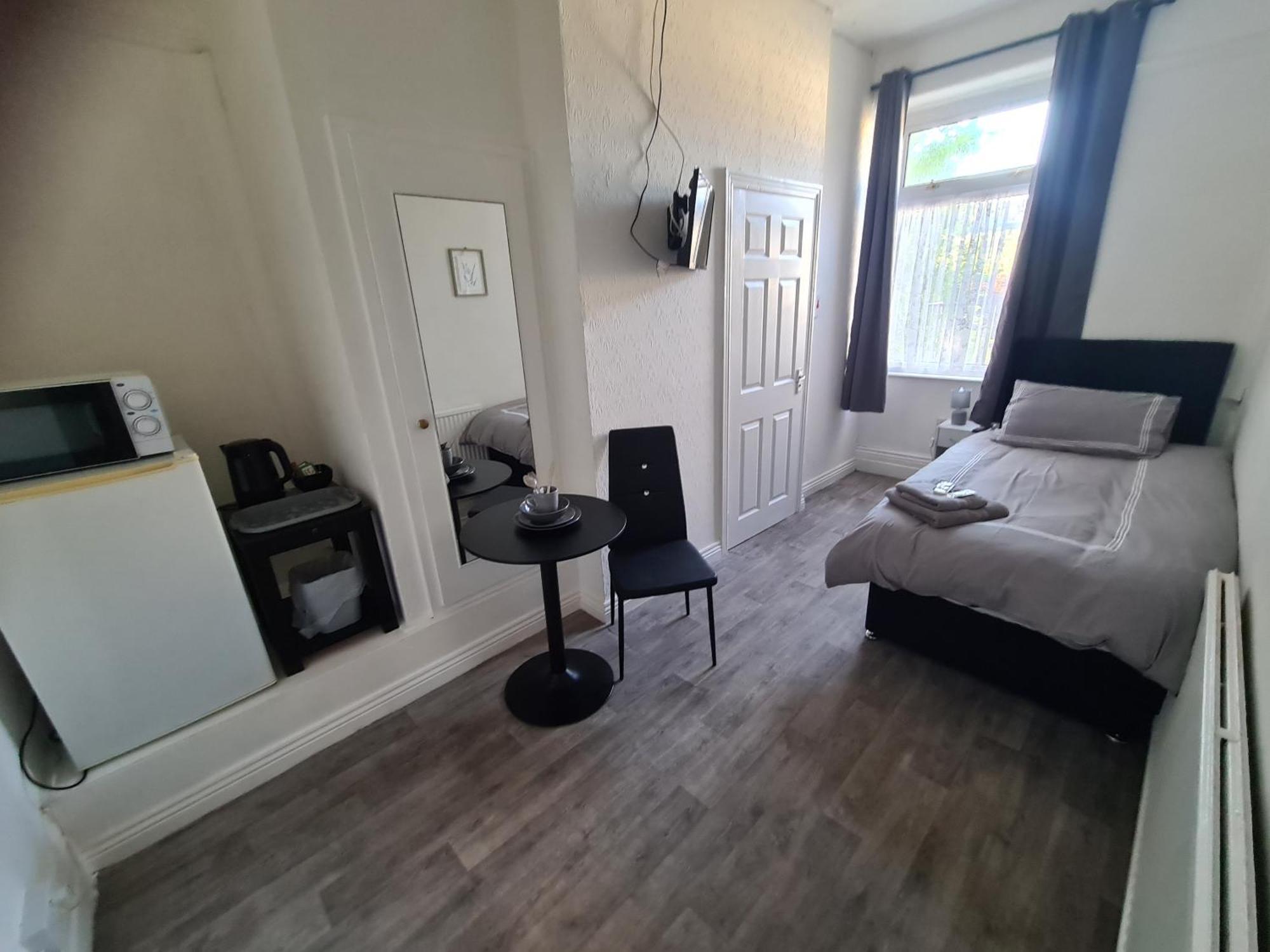 Tredegar Arms Budget Guesthouse For Walkers/Cyclists/Contractors/Traveler Merthyr Tydfil Buitenkant foto