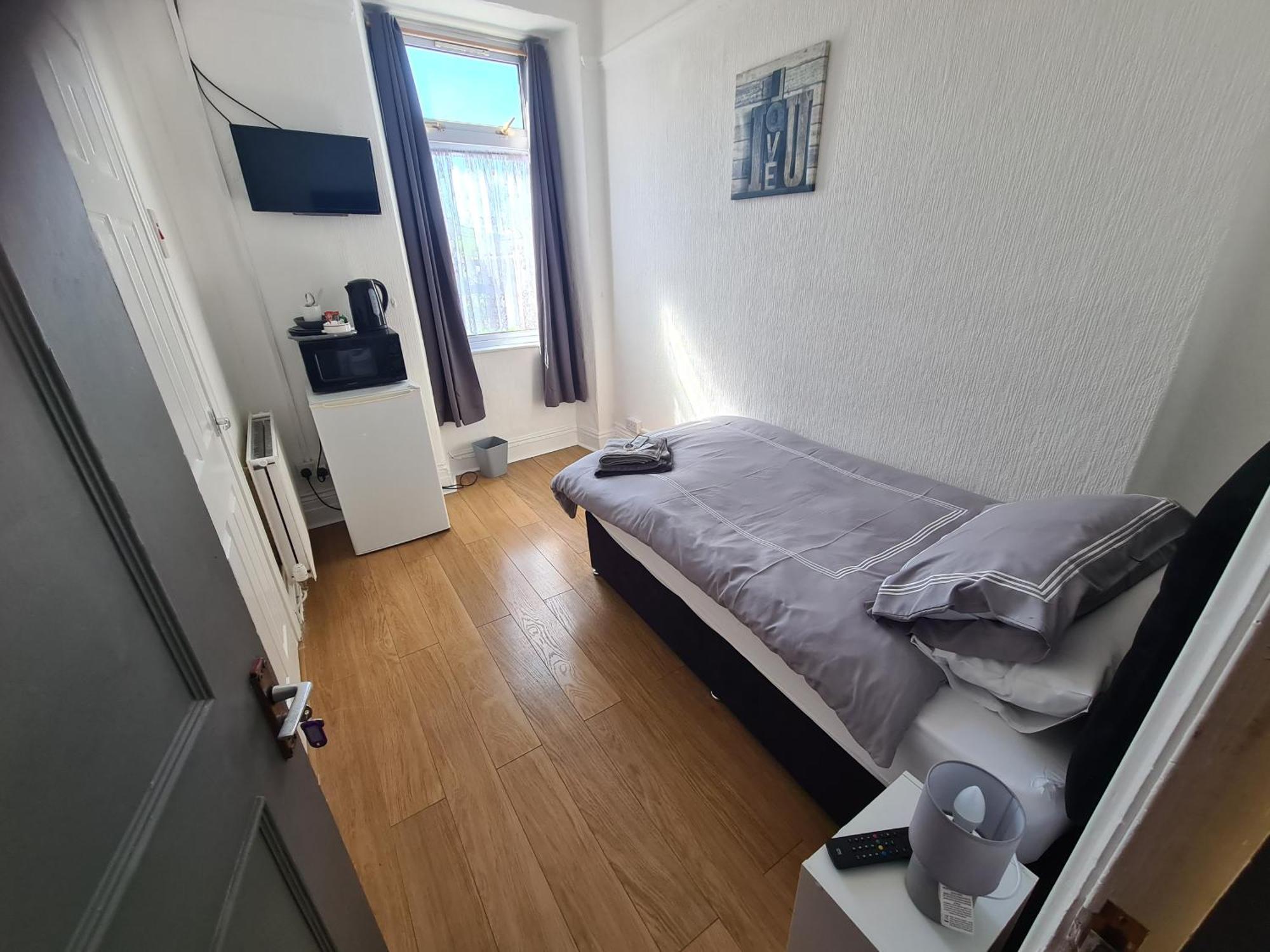Tredegar Arms Budget Guesthouse For Walkers/Cyclists/Contractors/Traveler Merthyr Tydfil Buitenkant foto