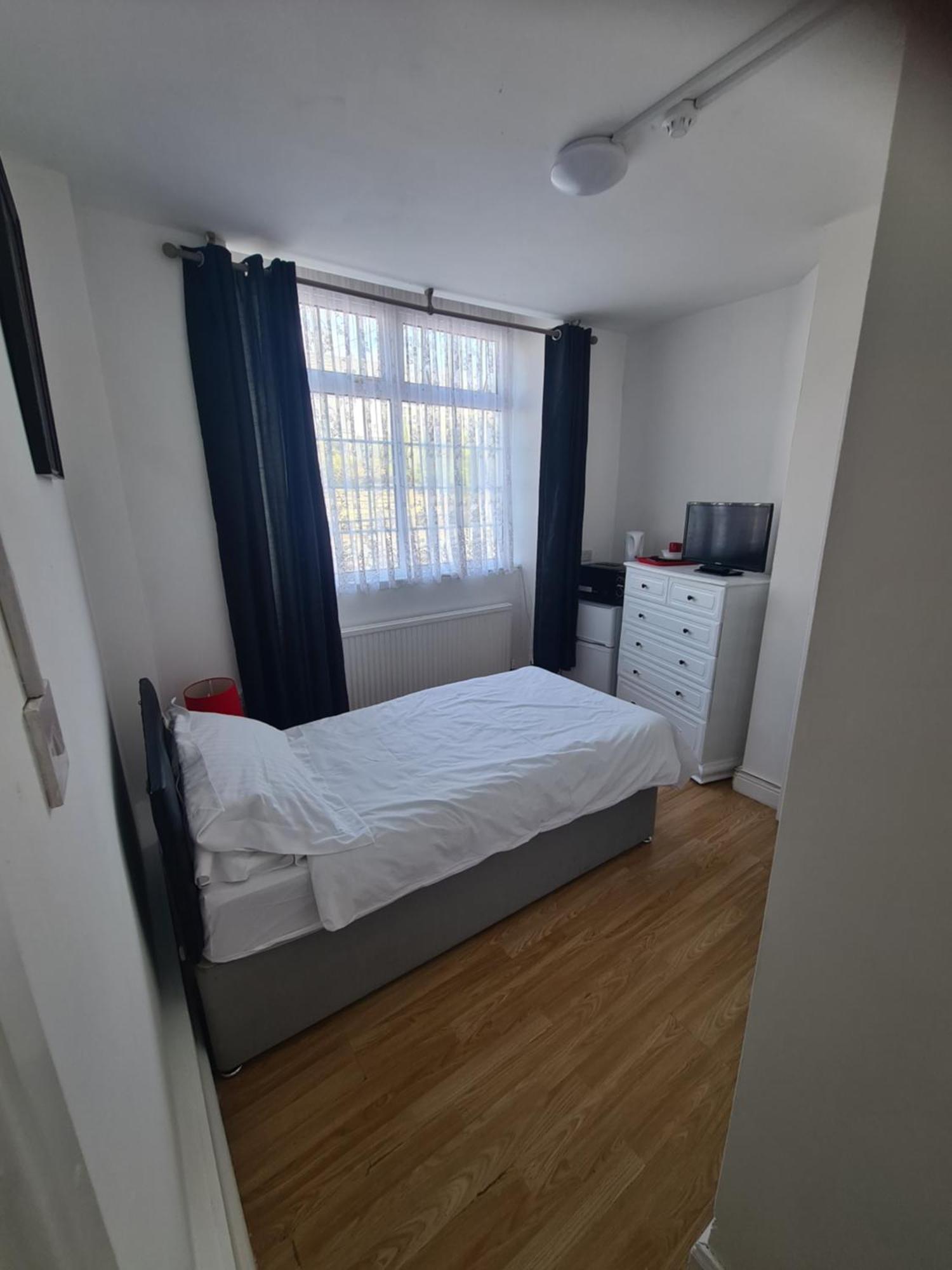 Tredegar Arms Budget Guesthouse For Walkers/Cyclists/Contractors/Traveler Merthyr Tydfil Buitenkant foto